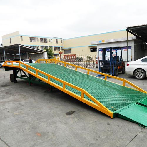 移動(dòng)式登車(chē)橋