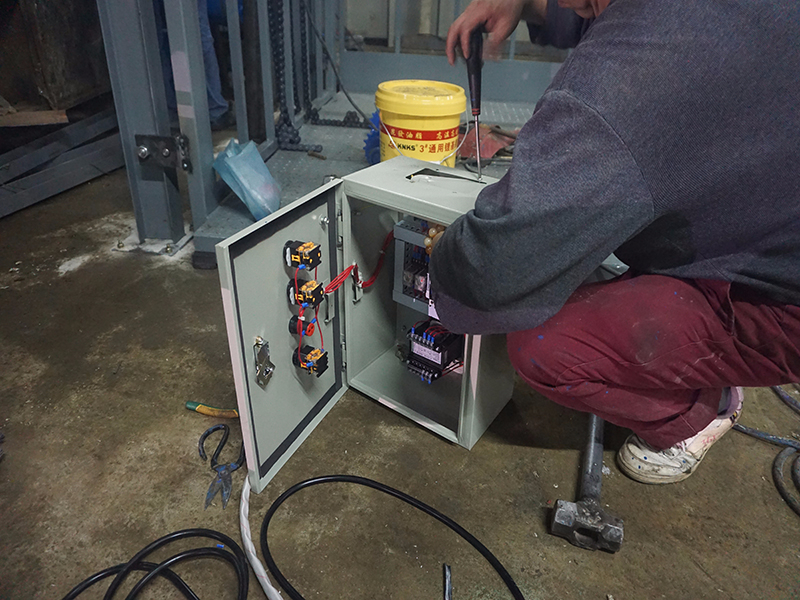 廣東液壓升降平臺電壓能否用220V？